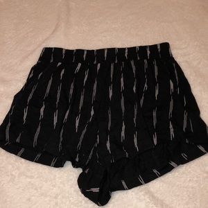 Super cute H&M shorts!